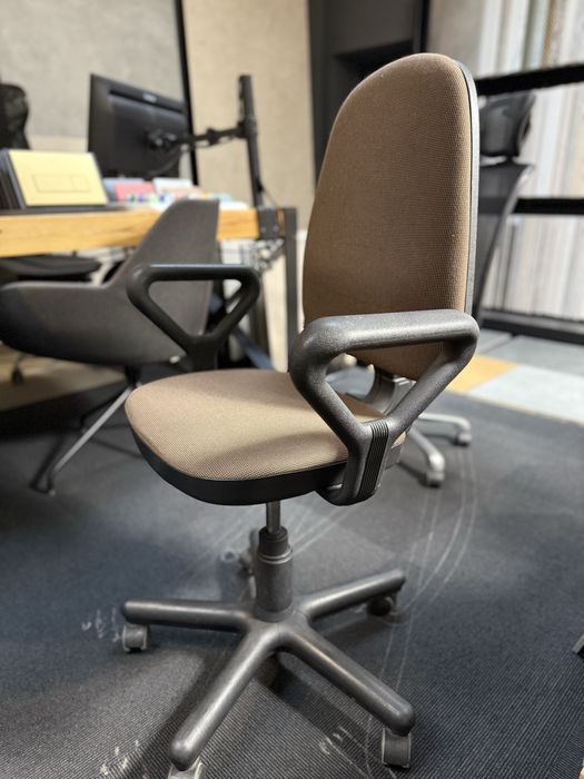Fotel biurowy obortowy uzywany sprawny