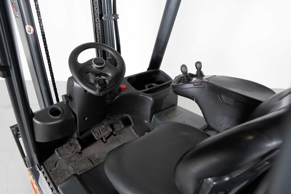Empilhador Linde E14-02 - 1400 kg | usado