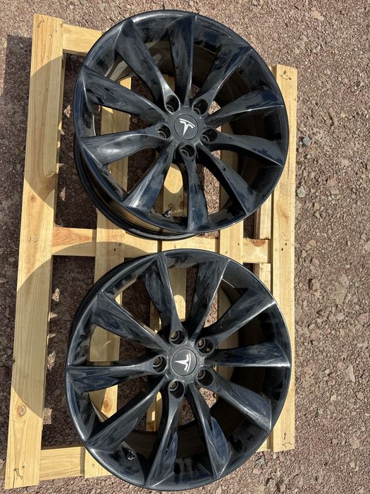 Продам диски Tesla Model 3/Y R18