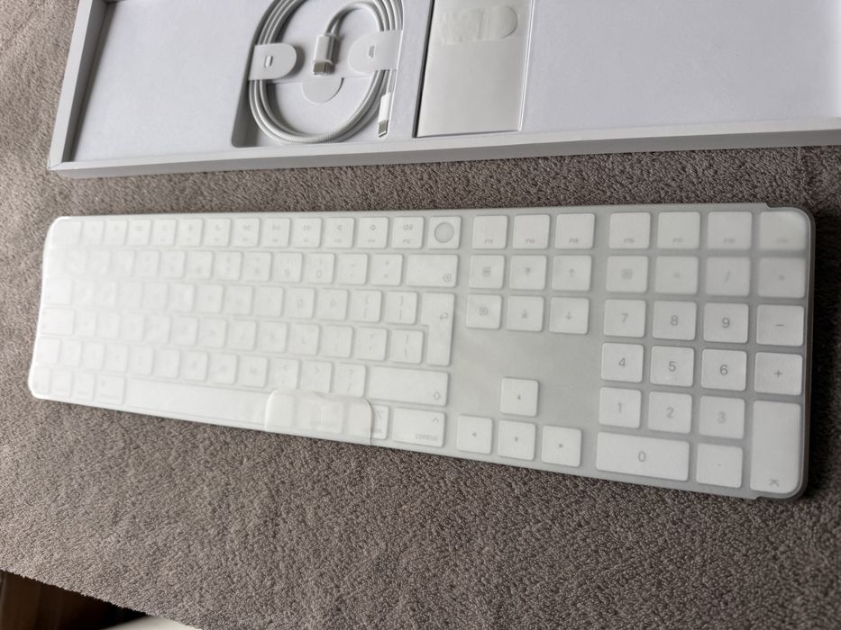 Teclado Apple Magic Keyboard com Touch ID e teclado numerico