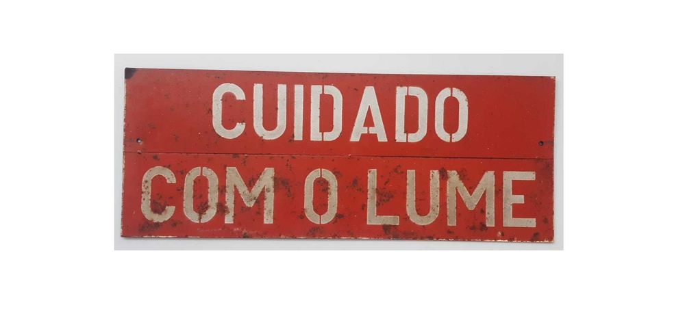 Placa de Aviso em Ferro