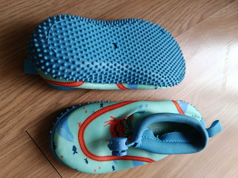 Sapatos aquáticos de menino
