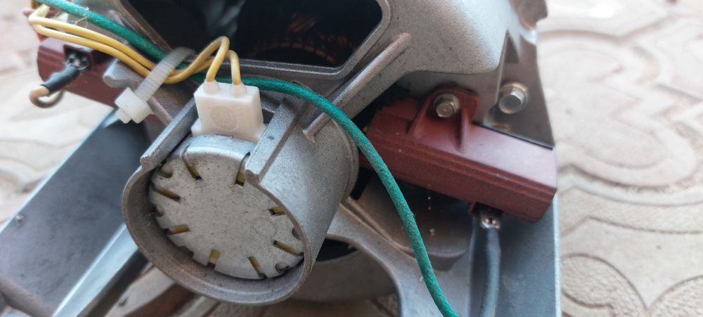 Б/У Двигун WU126U35E01 390W для пральної машини