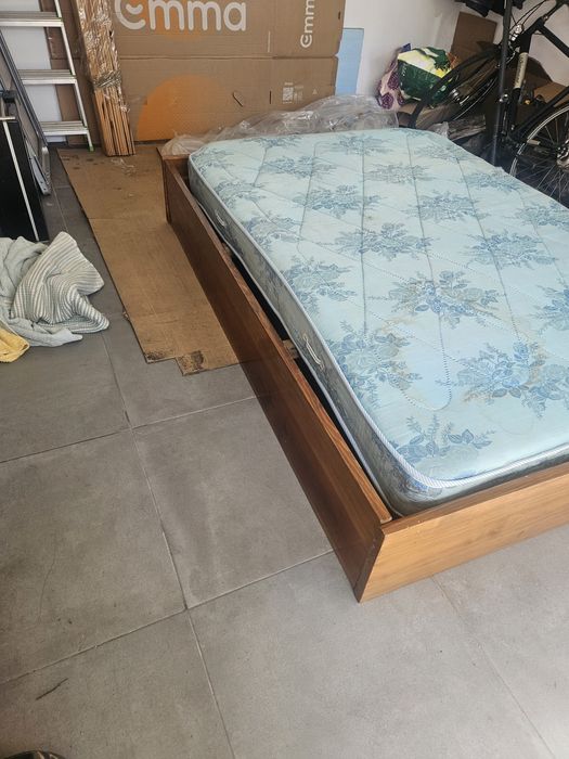 Cama corpo e meio de madeira SEM colchao
