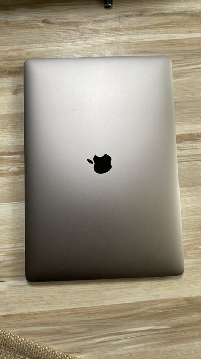 Macbook Pro 15” A1707 Dysk 1 TB Radeon Pro 560 4 GB Touchbar