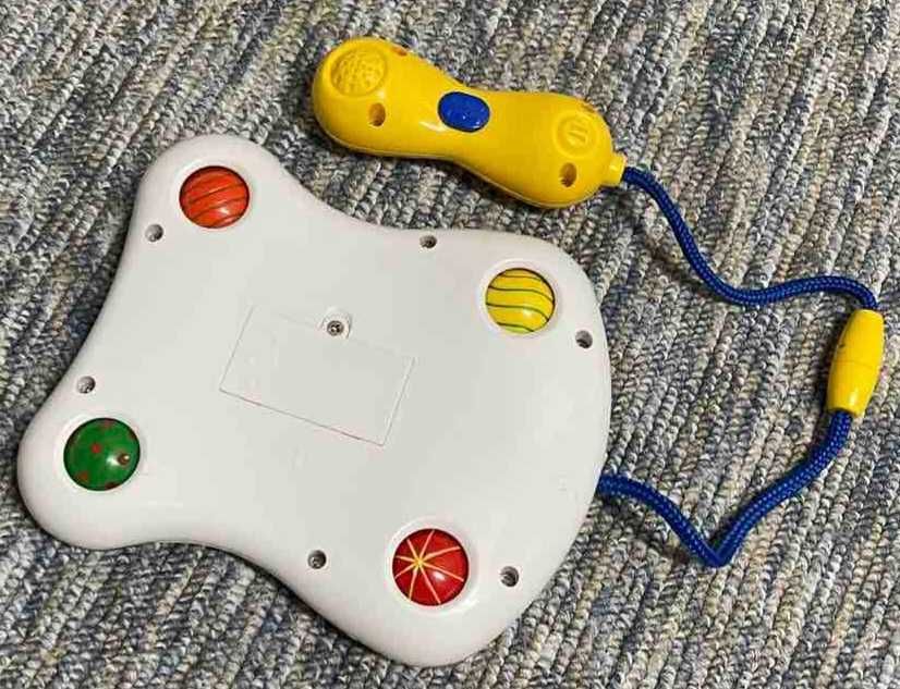 Радужный телефон каталка Chicco