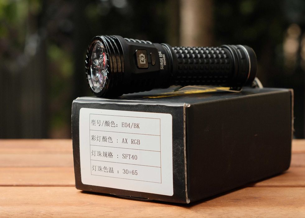Latarka Fireflylite FFL E04 Surge - custom build
