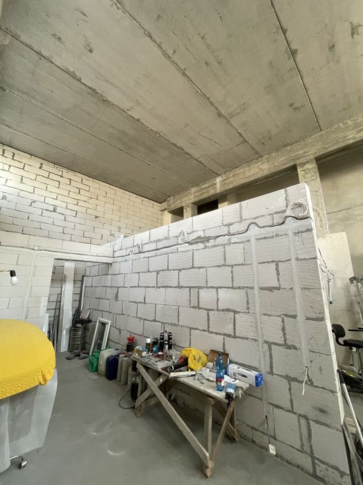 Оренда комерційного приміщення на пр. Злуки ЖК Говард