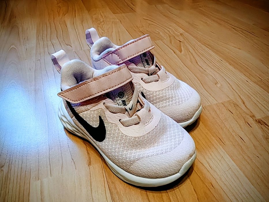 Buty sportowe Nike 23,5