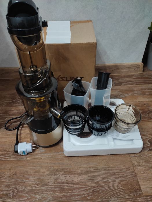 Шнековая соковыжималка 3 насадки холодный отжим