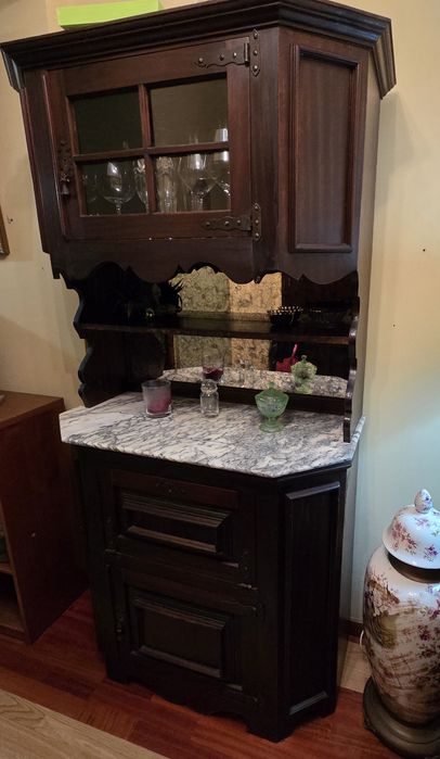 Vendo movel em mogno com mármore