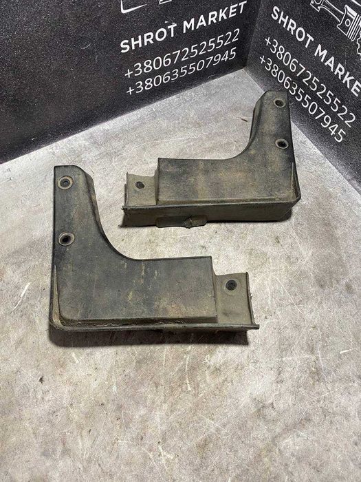 Бризговик передній правий лівий Hyundai Sonata LF 86831C1000 86832C100