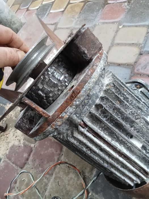 Зернодробилка заводская