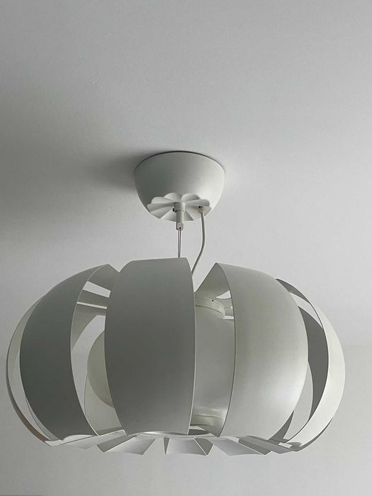 Lampa wisząca IKEA | Biała lampa sufitowa Kwiatek / Nowoczesna / Loft