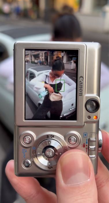 Canon IXUS 50 digicam viral retro forki aparat cyfrowy vintage