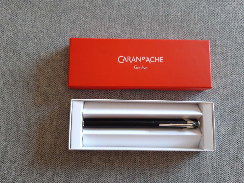 Caneta de tinta permanente Caran d'Ache - Artigo NOVO