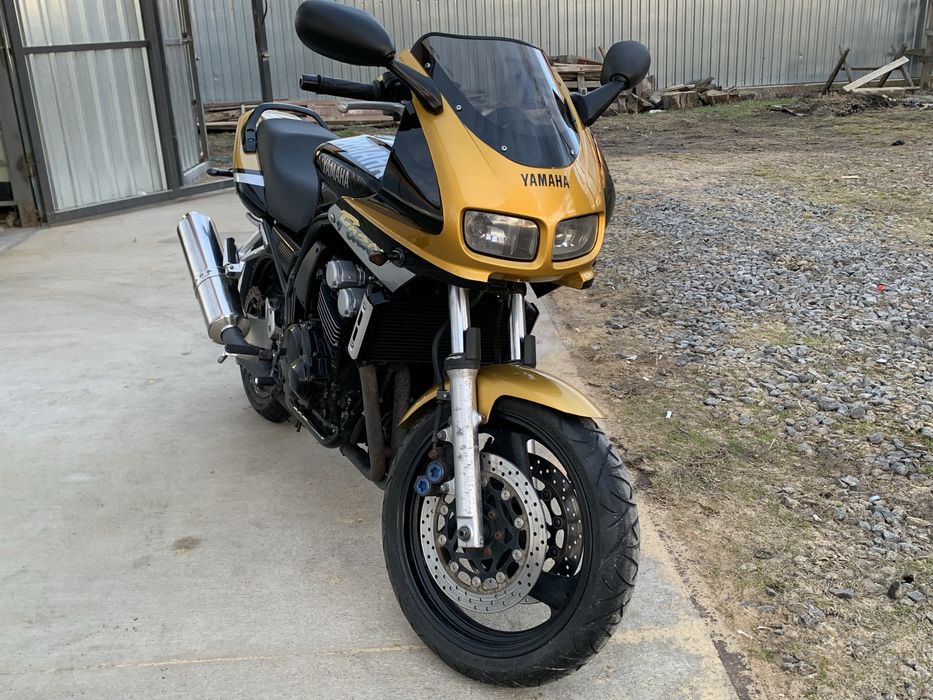 Продам мотоцикл Yamaha Fazer 600