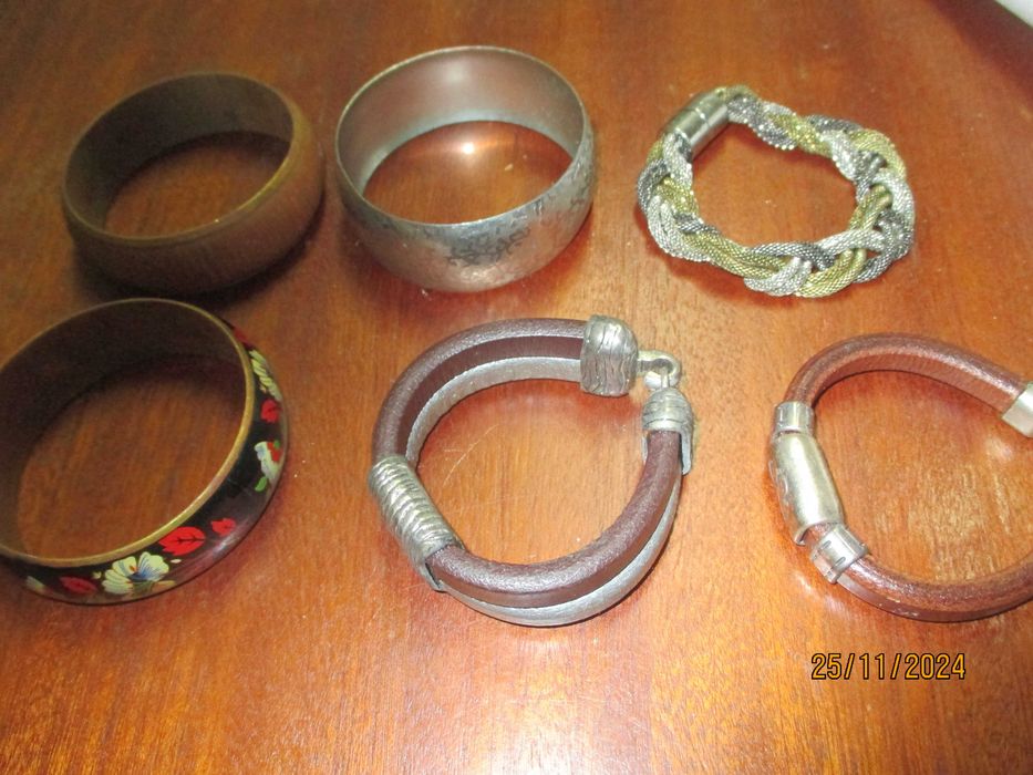 Bijuteria - 6 pulseiras