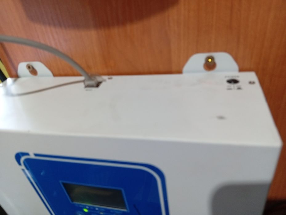 Falownik Easun    3, 2 kw 24V WI-FI