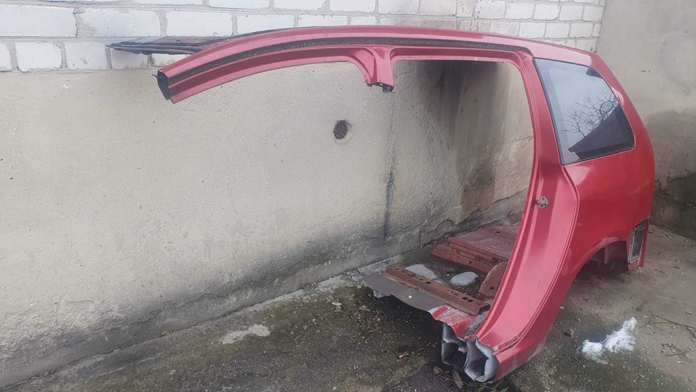 Четверть до Peugeot 307 SW