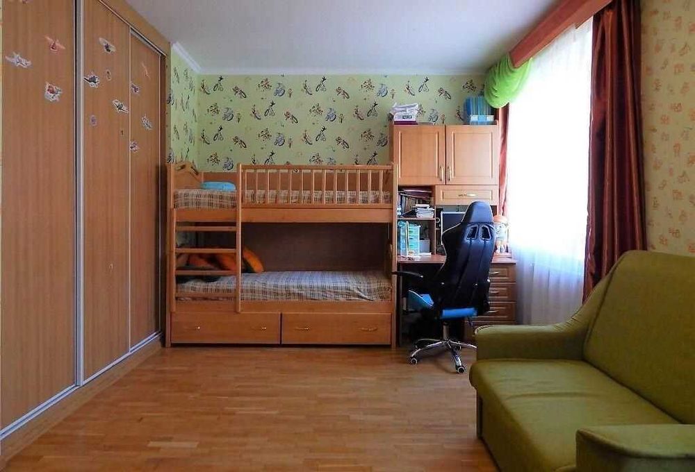 Продаж 3 кім квартири 118 м2, 2/6 пов. Ремонт. 2 санвузли. Центр, вул. Української Повстанської Армії №3598