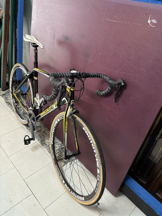 Bicicleta de estrada em carbono