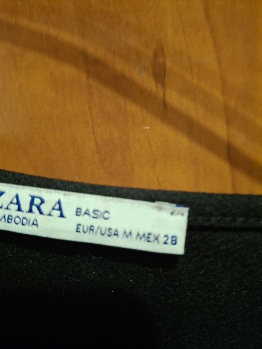 Czarna sukienka Zara z paskiem panterka