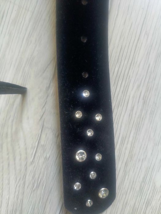 Czarny Pasek zamszowy z cyrkoniami 65cm