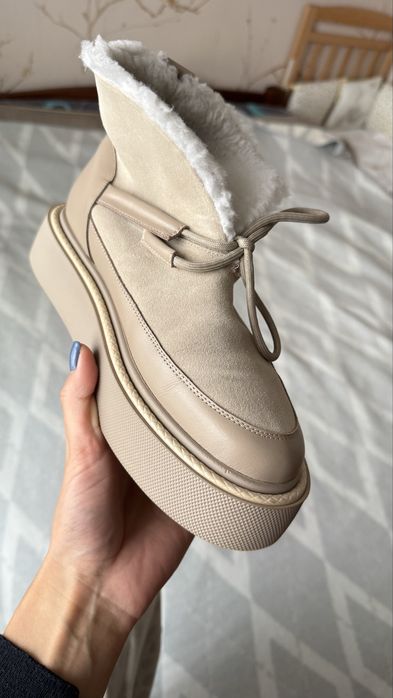 Продам зимові черевики на платформі