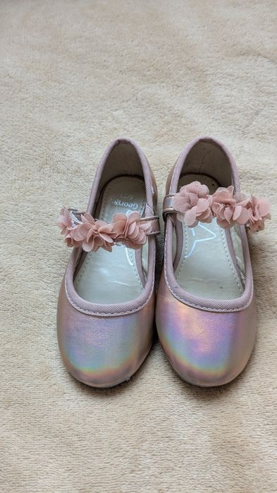 Продам Деми ботинки, кросовки, балетки на девочку