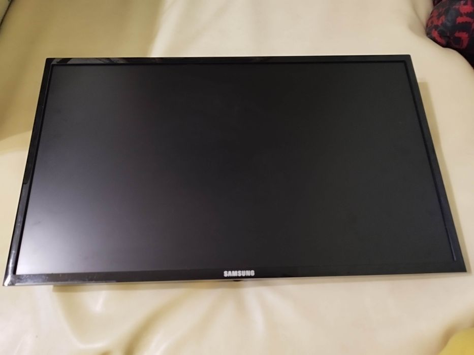 Монітор Samsung S24F350FHI (23.5", Full HD)