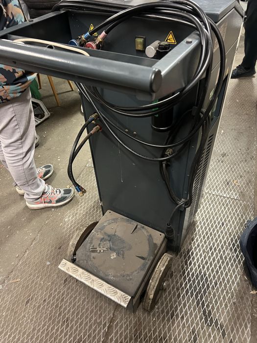 Станція заправки кондиціонерів