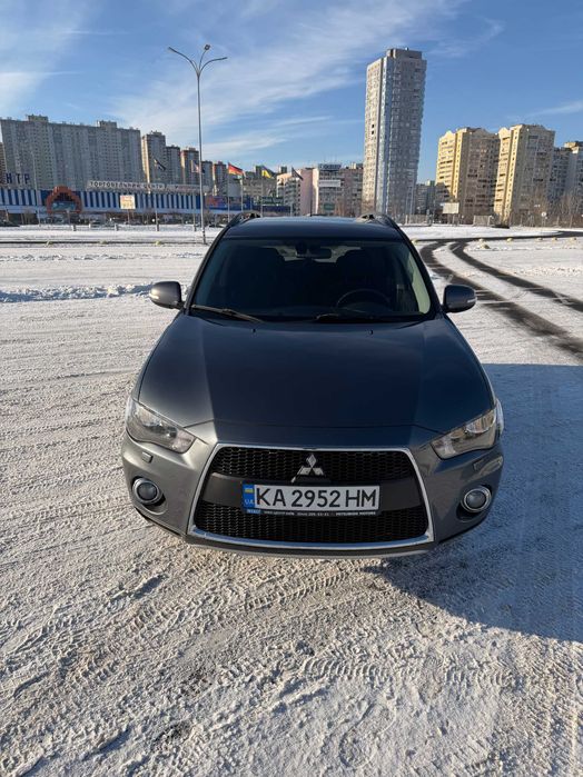 Mitsubishi Outlander XL 2012 2.4 бензин