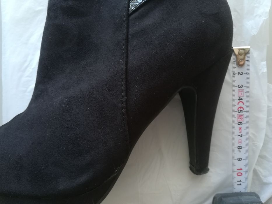 Botins pretos - 40.