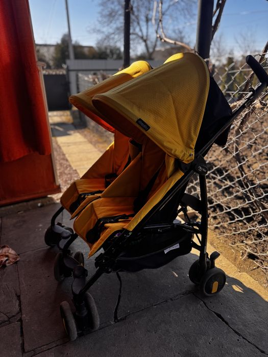 Коляска для двійні