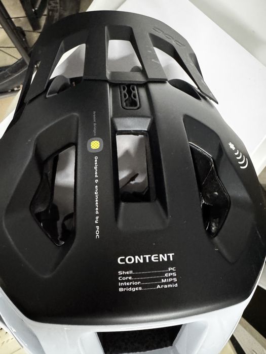 Capacete POC com MIPS