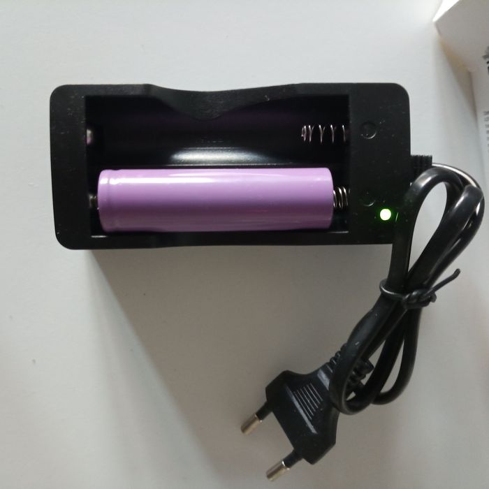 Ładowarka do akumulatorów 18650 latarek radia