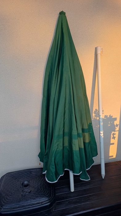 Sprzedam parasol ogrodowy ze stojakiem