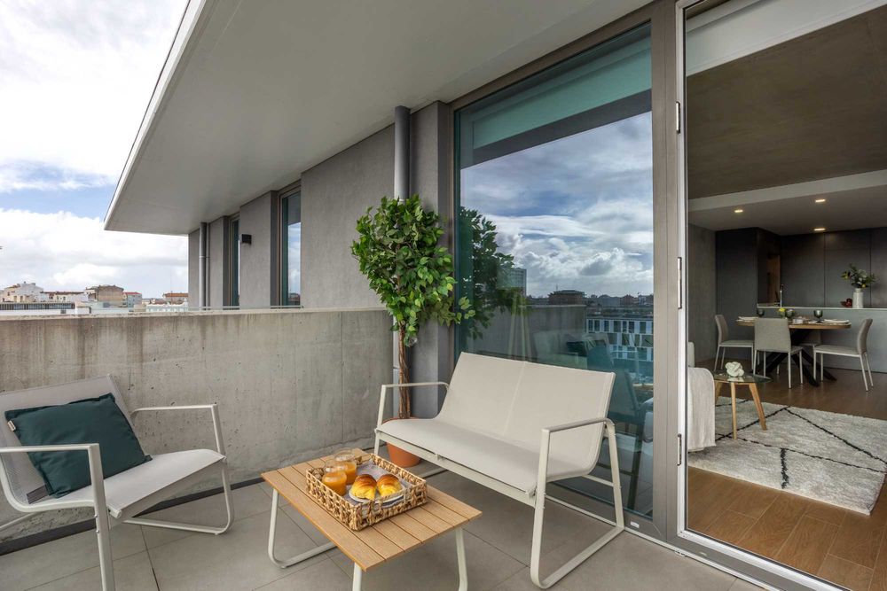 T1 no último piso com varanda 13,5 m² e exposição sul