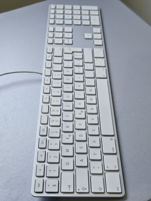apple keyboard a1243 - Купить электронику - Цены на OLX.ua