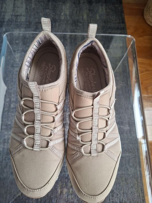 Ténis Skechers novos