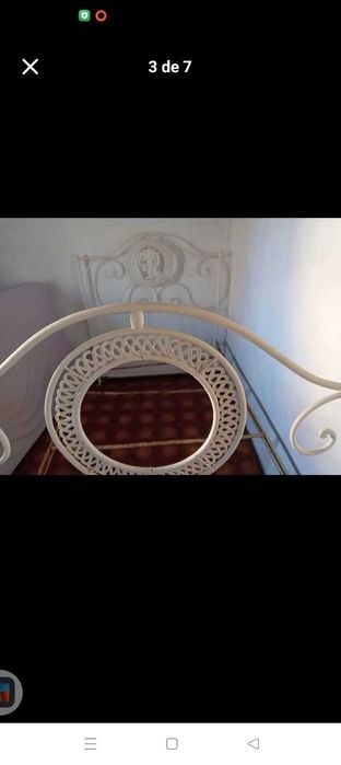 Cama de ferro antiga