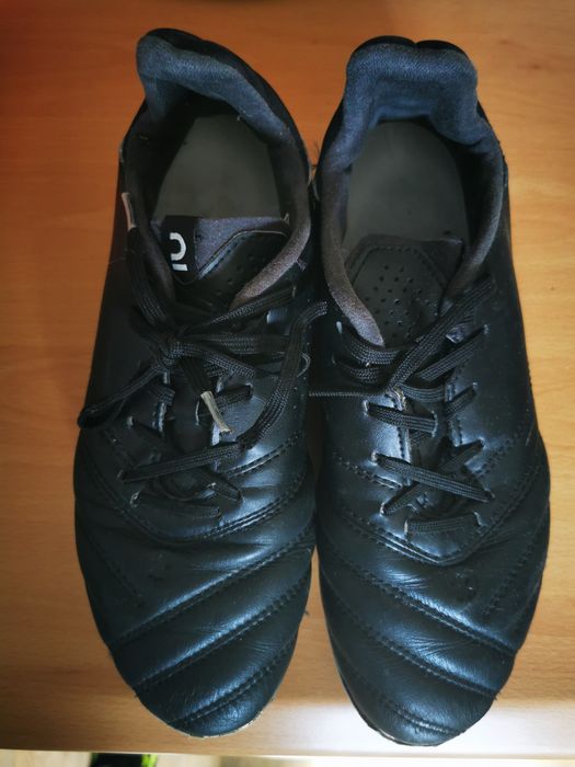 Chuteiras e sapatilhas em bom estado!