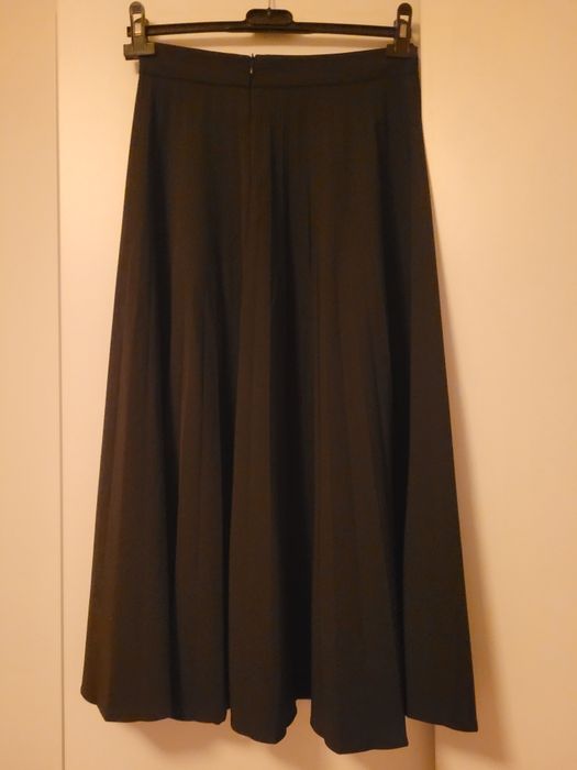 Czarna plisowana spódnica stradivarius 36