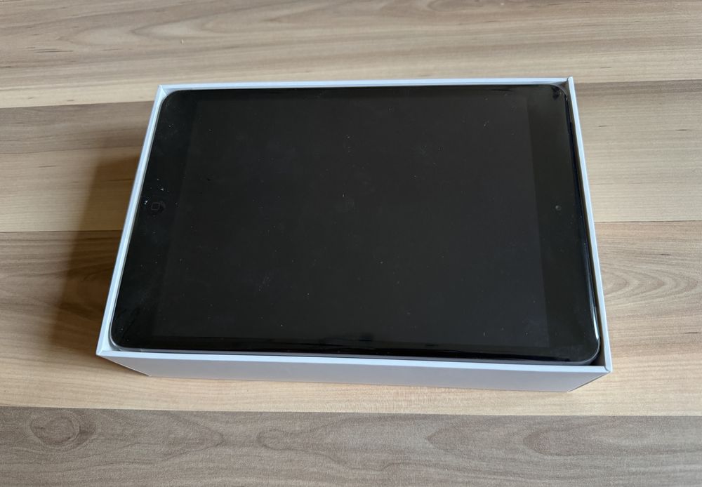 Nowy, kolekcjonerski iPad mini 2 WI-FI + Cellular 32 GB Space Grey
