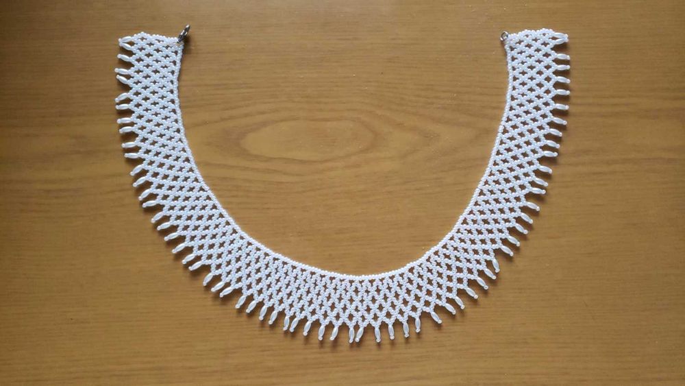 Ожерелье из бисера красное