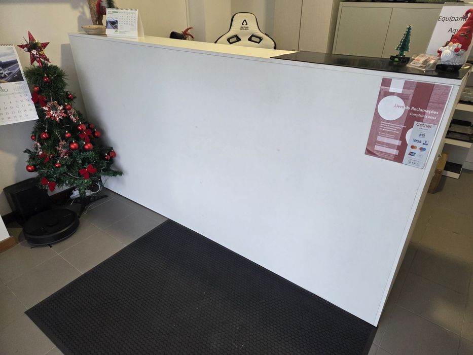 Balcão Loja Com 2 anos