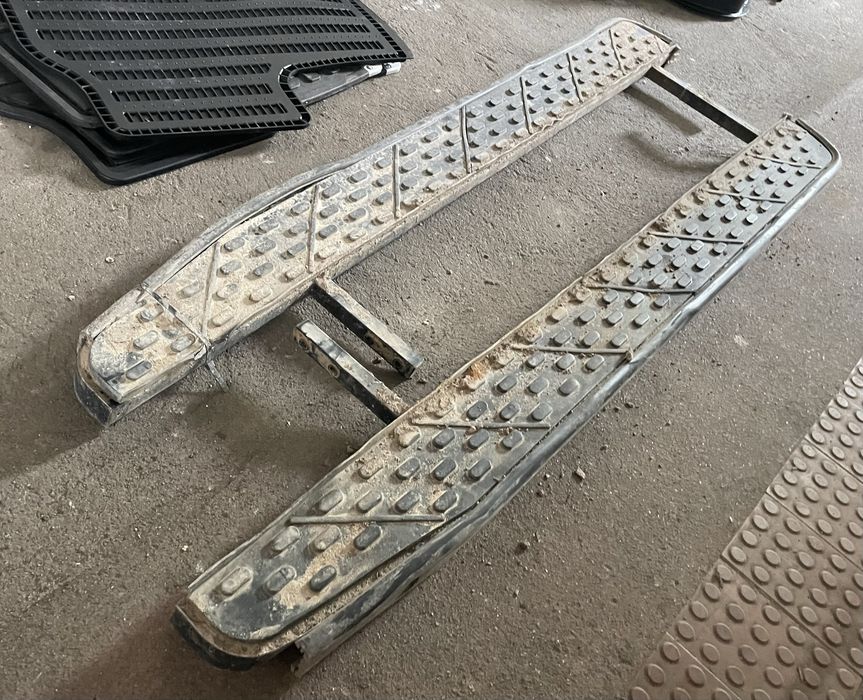 Estribos originais Range Rover Classic / Land Rover Discovery 3000