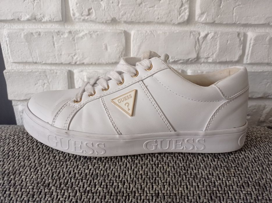 Trampki Guess nr 39,5 /24 cm