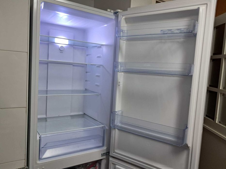 Frigorífico Combinado Electronia MATTI